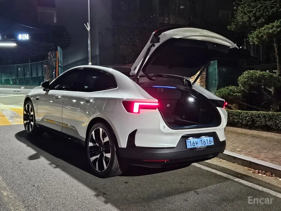 Фото 20 - Polestar 4
