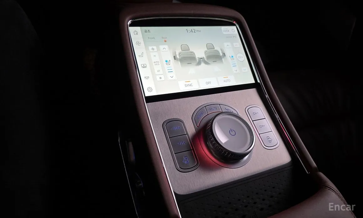 Фото 19 - Genesis G90