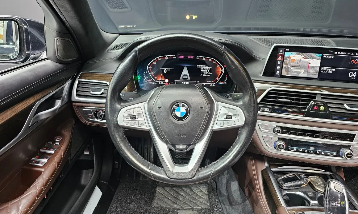 Фото 13 - BMW 7 Series