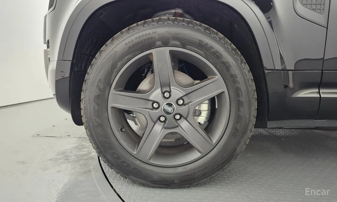 Фото 9 - Land Rover Defender