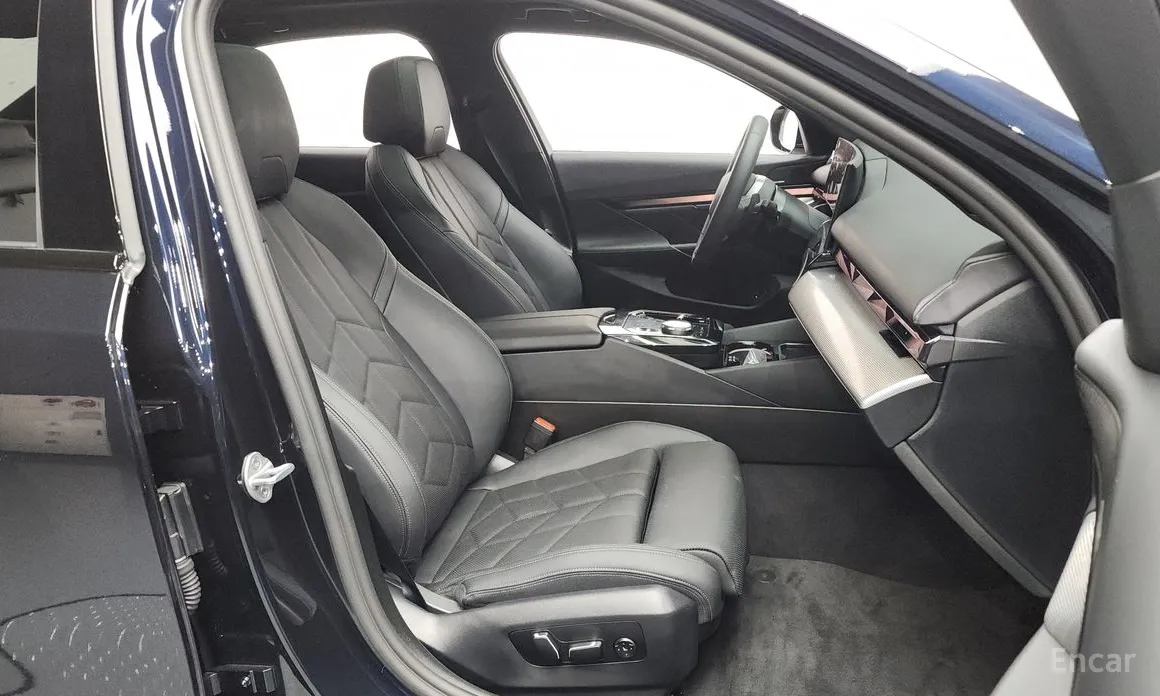 Фото 11 - BMW 5 Series