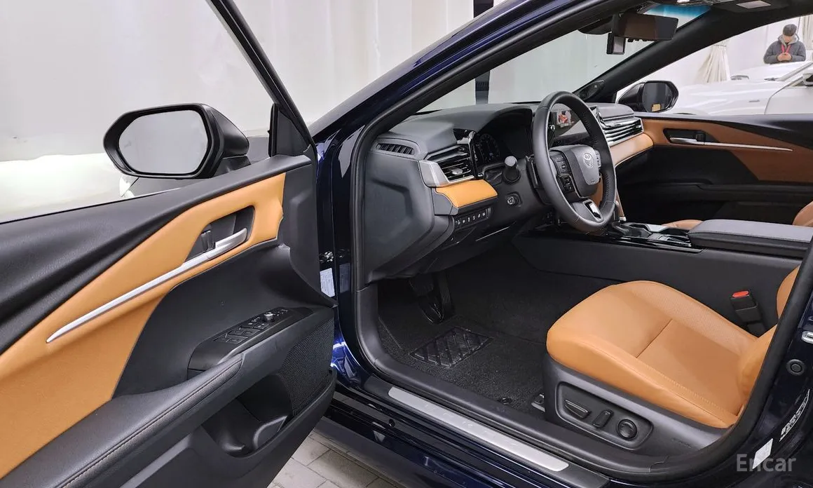 Фото 10 - Toyota Camry