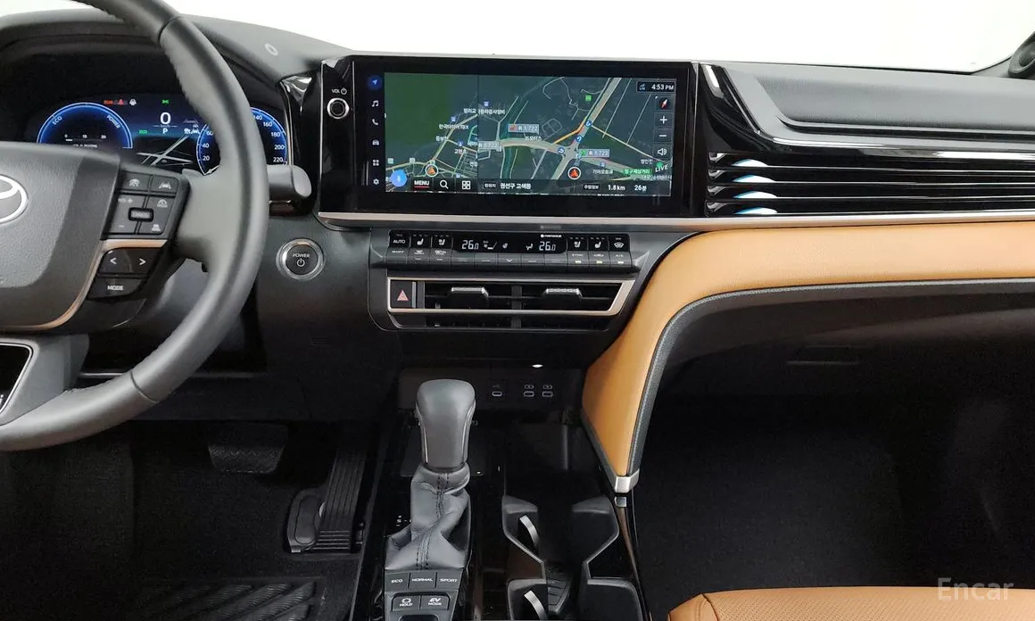 Фото 14 - Toyota Camry