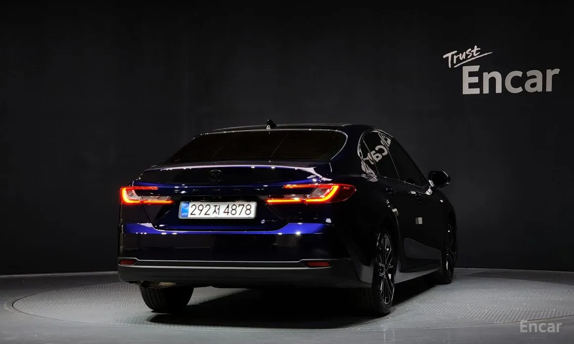 Фото 4 - Toyota Camry