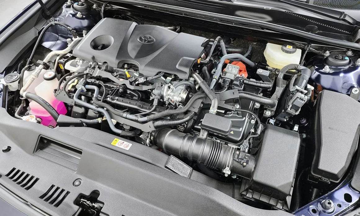 Фото 6 - Toyota Camry