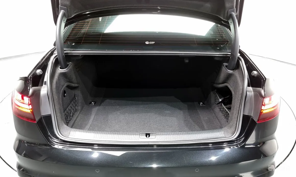 Фото 20 - Audi S4