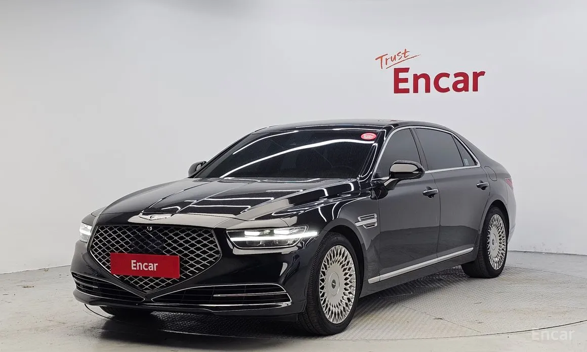 Фото 1 - Genesis G90