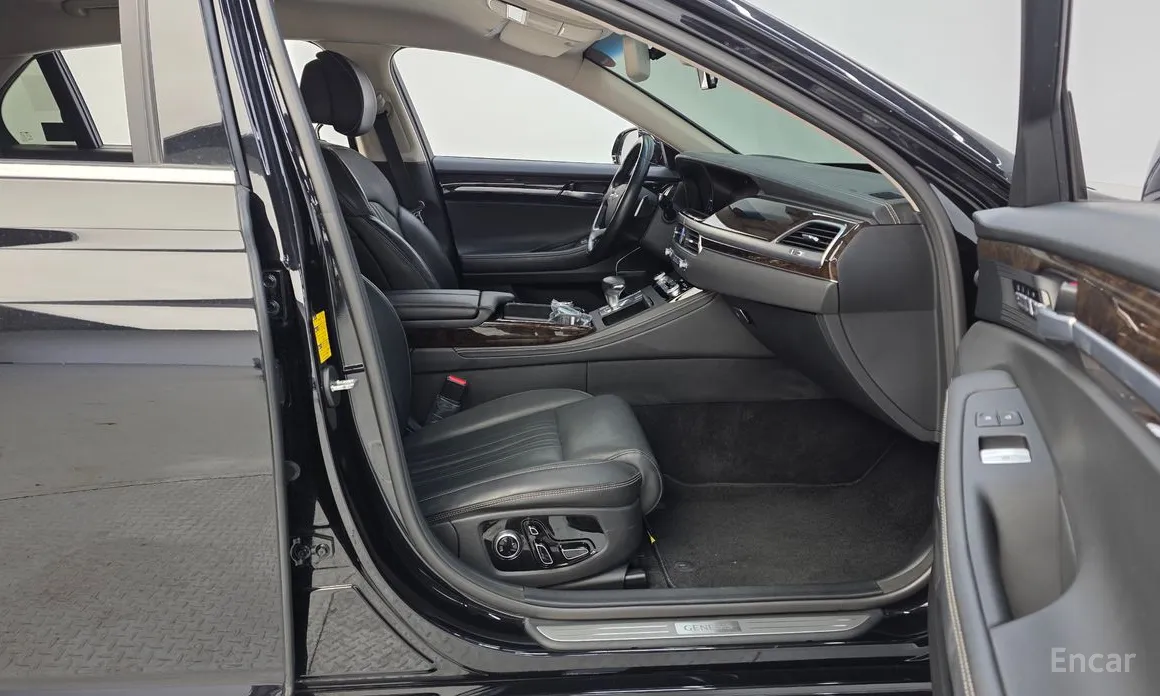 Фото 11 - Genesis G90