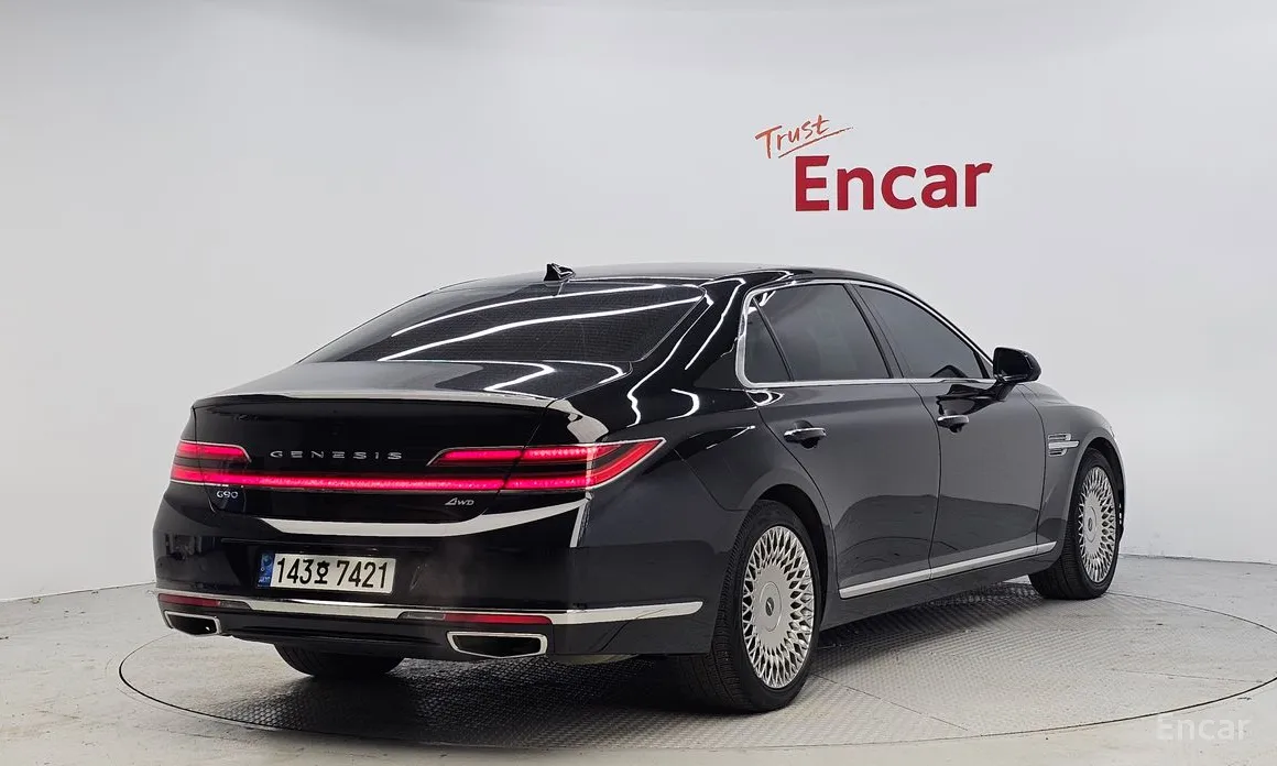 Фото 2 - Genesis G90