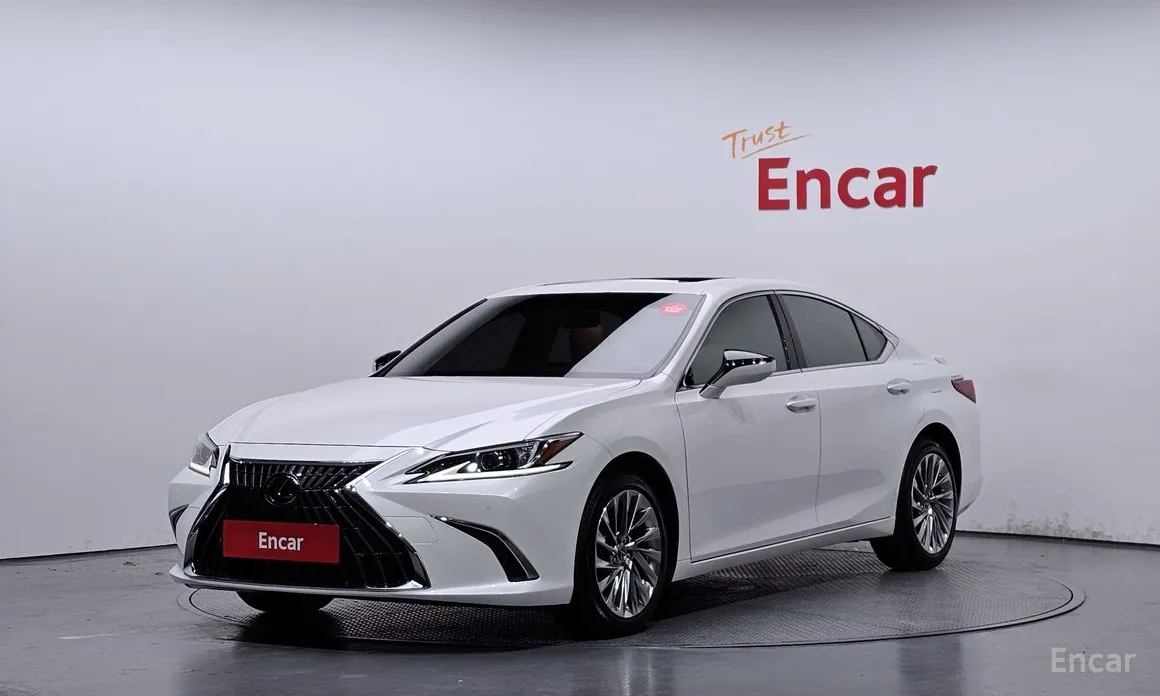 Фото 1 - Lexus ES