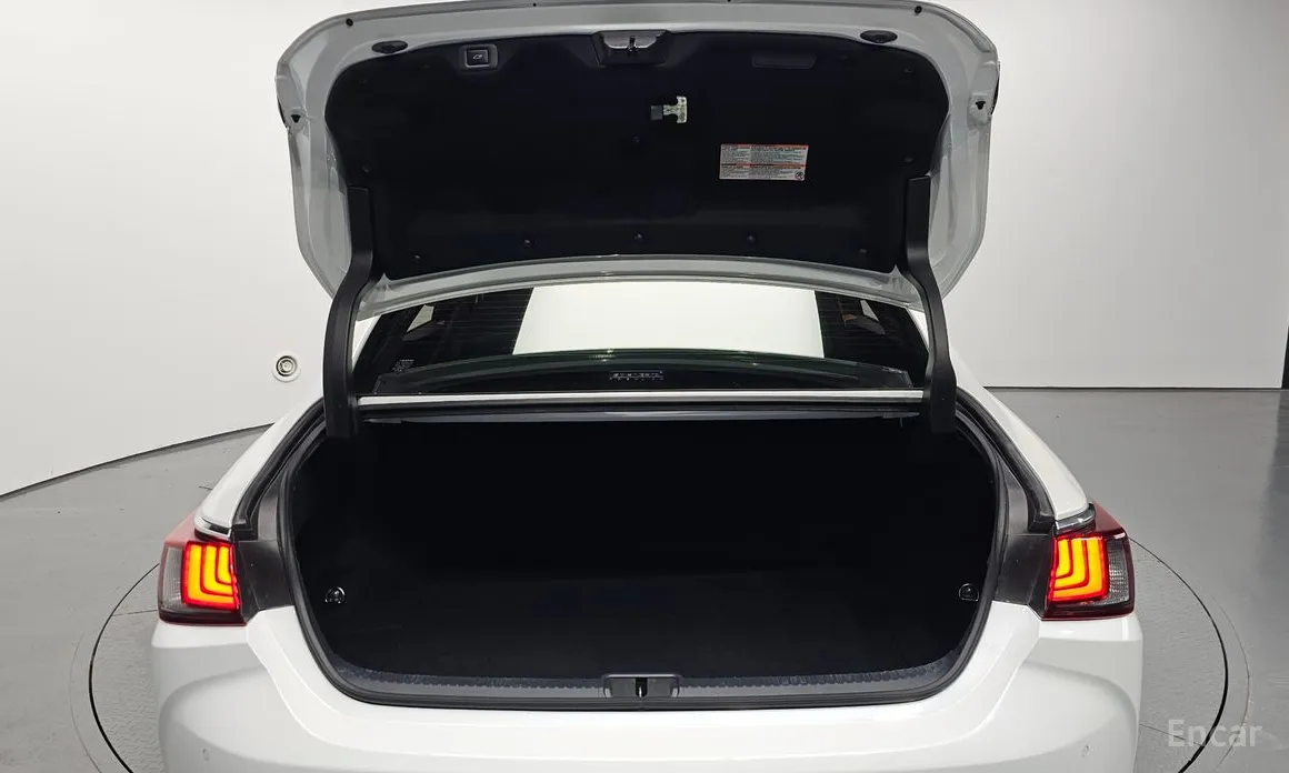 Фото 20 - Lexus ES