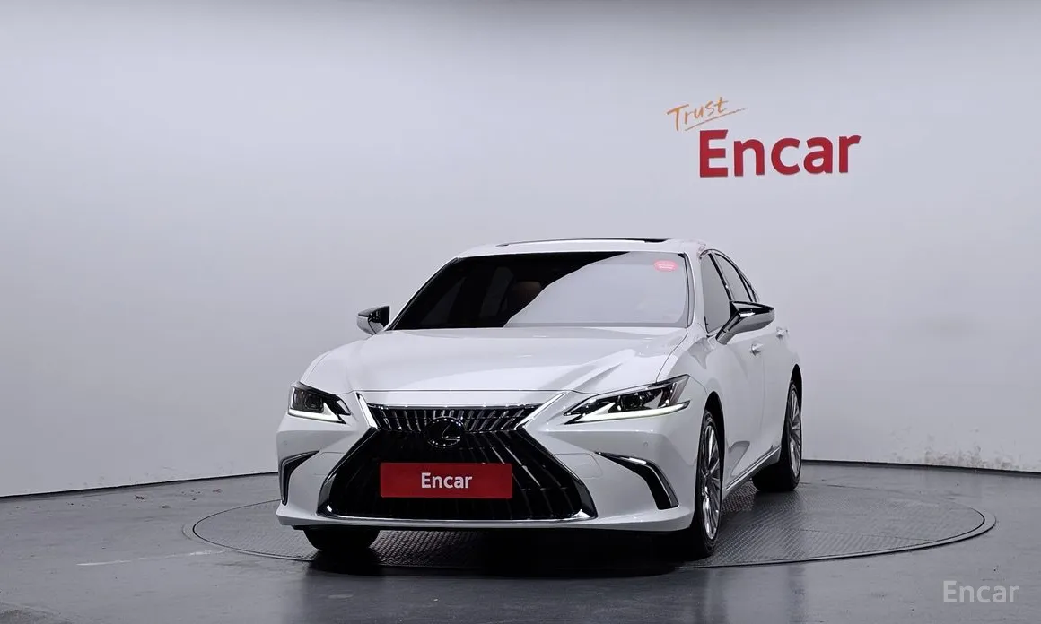 Фото 3 - Lexus ES