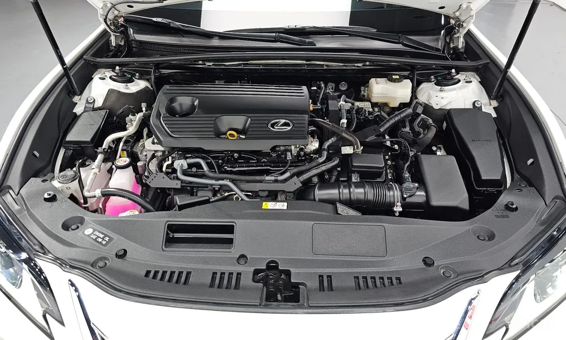 Фото 6 - Lexus ES