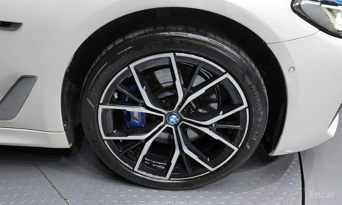 Фото 5 - BMW 5 Series