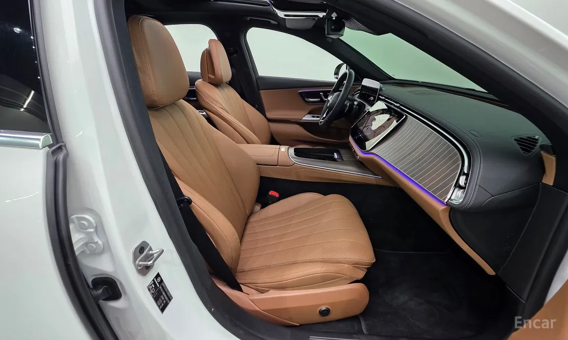 Фото 10 - Mercedes-Benz E-Class