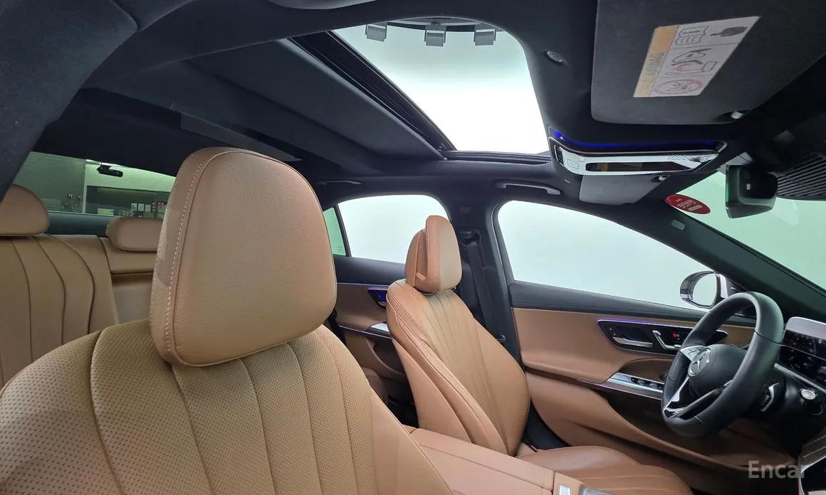 Фото 12 - Mercedes-Benz E-Class