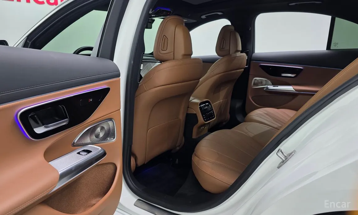 Фото 17 - Mercedes-Benz E-Class