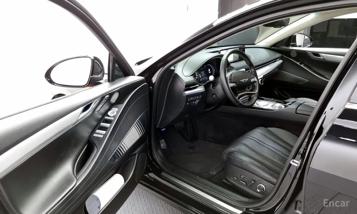 Фото 10 - Genesis G80