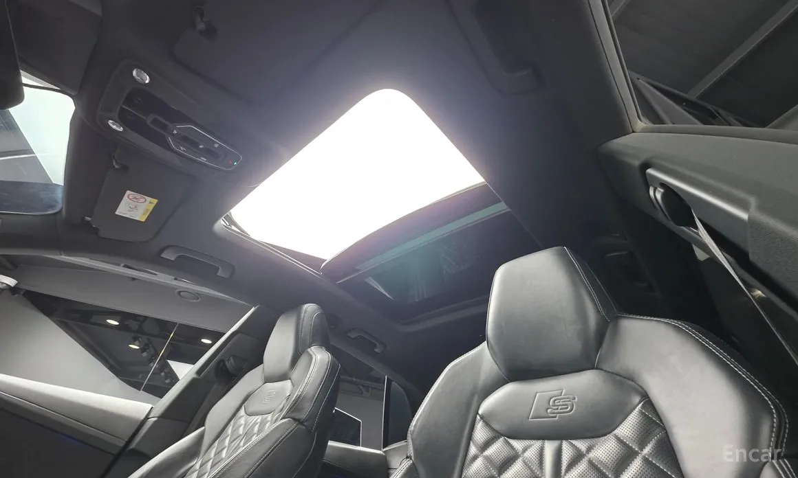 Фото 13 - Audi Q8