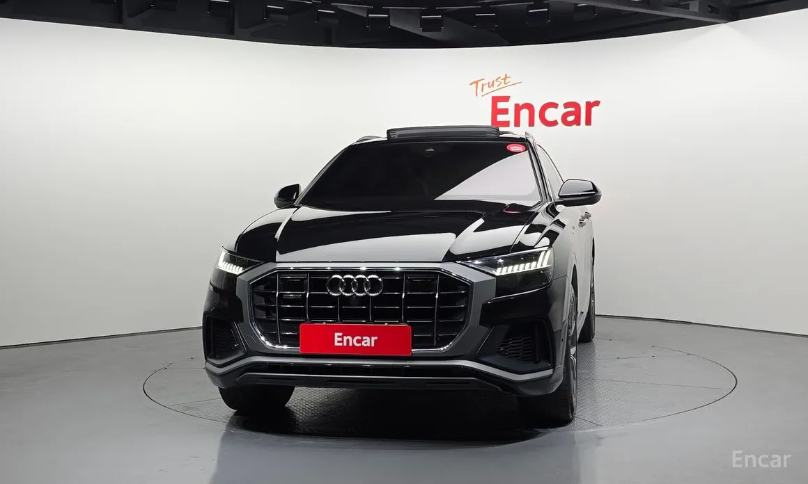 Фото 3 - Audi Q8