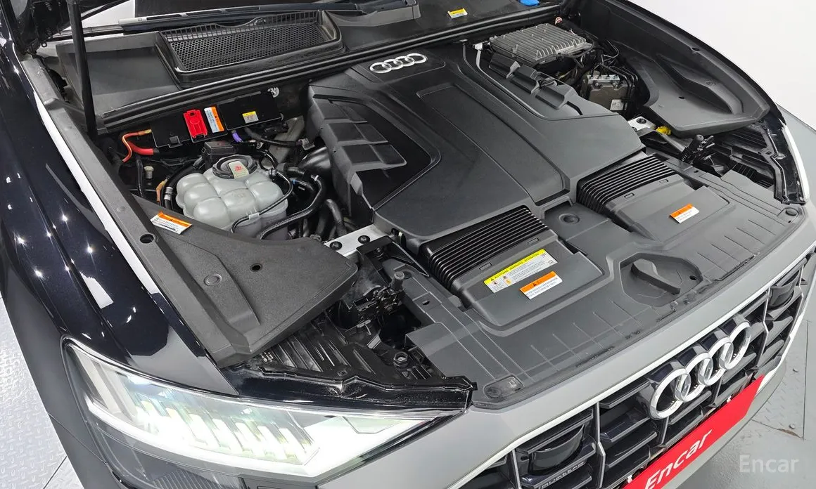 Фото 6 - Audi Q8