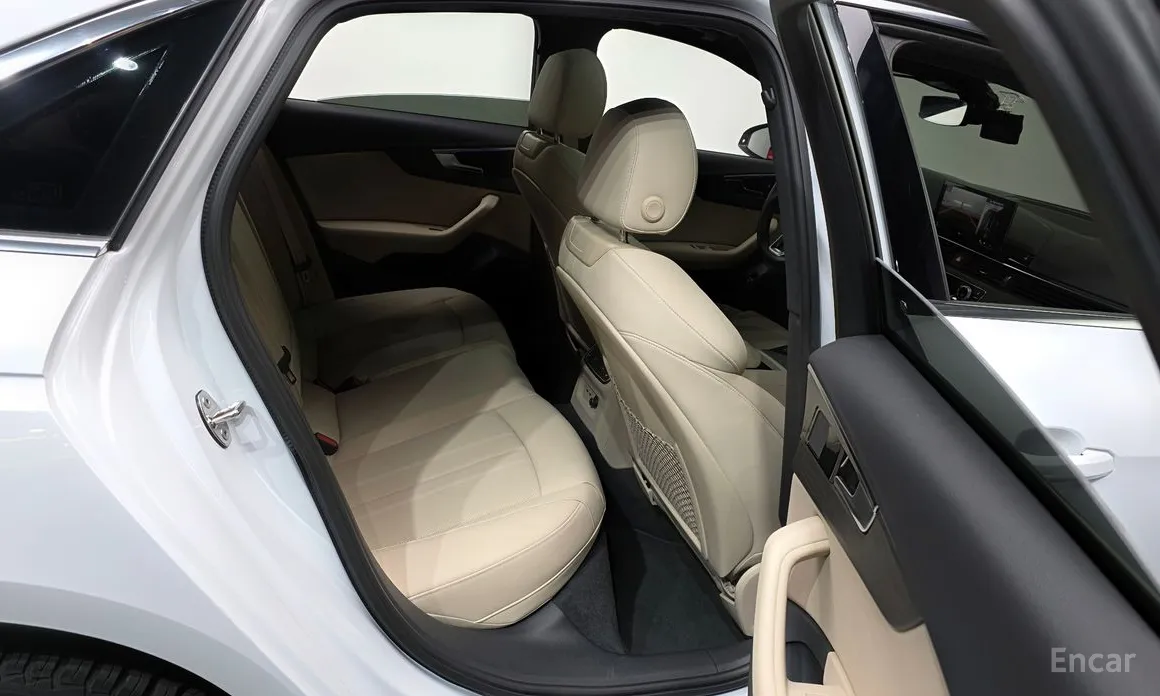 Фото 12 - Audi A4