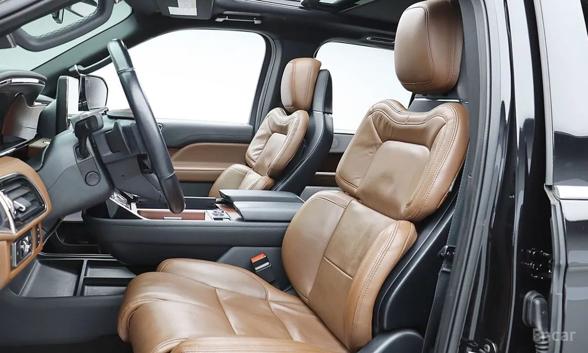 Фото 10 - Lincoln Navigator