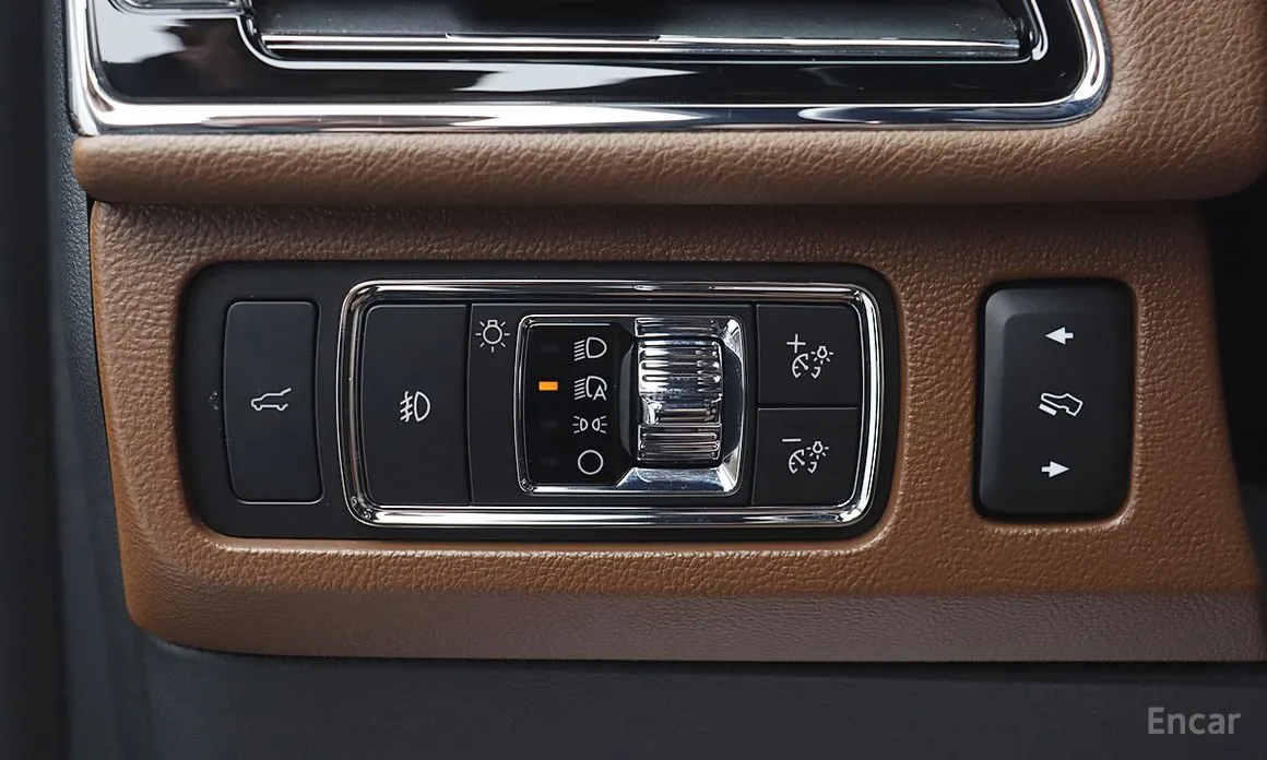 Фото 12 - Lincoln Navigator