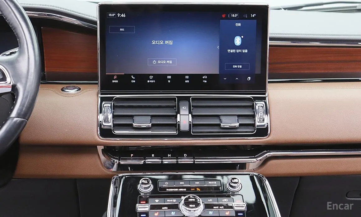 Фото 14 - Lincoln Navigator