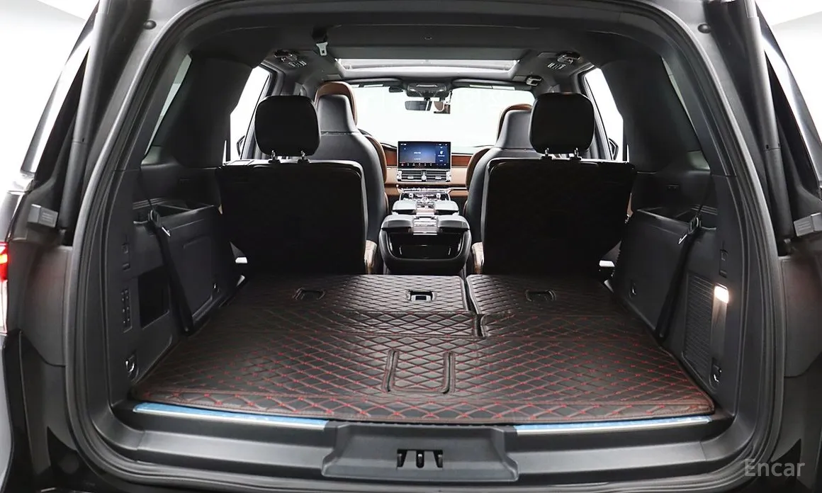 Фото 18 - Lincoln Navigator