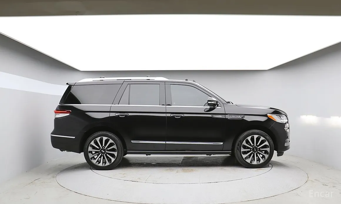 Фото 6 - Lincoln Navigator