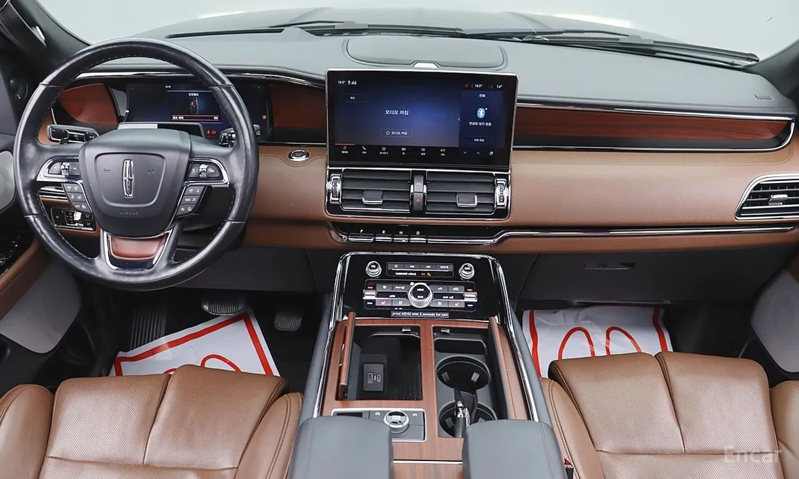 Фото 7 - Lincoln Navigator