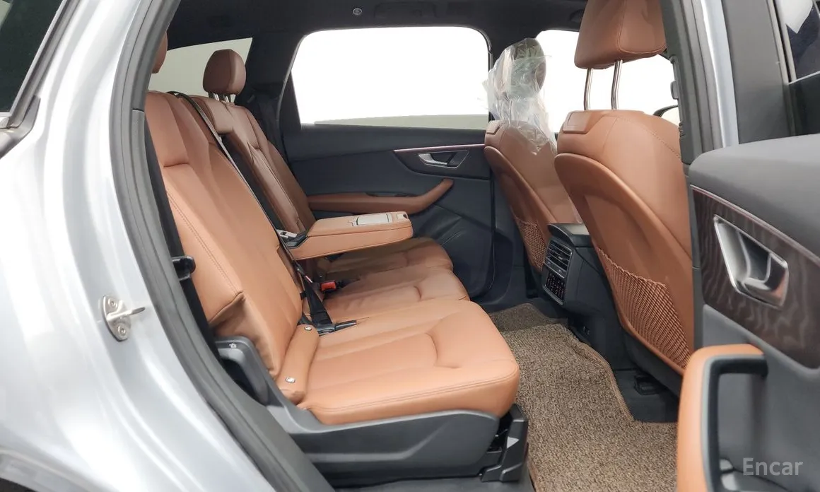 Фото 12 - Audi Q7