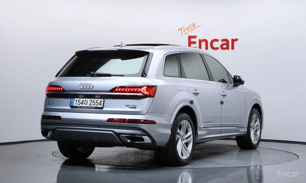 Фото 2 - Audi Q7