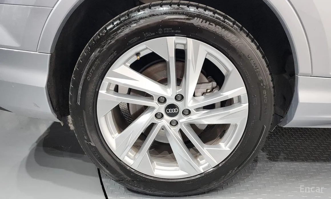 Фото 5 - Audi Q7