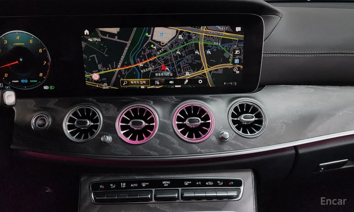 Фото 14 - Mercedes-Benz E-Class