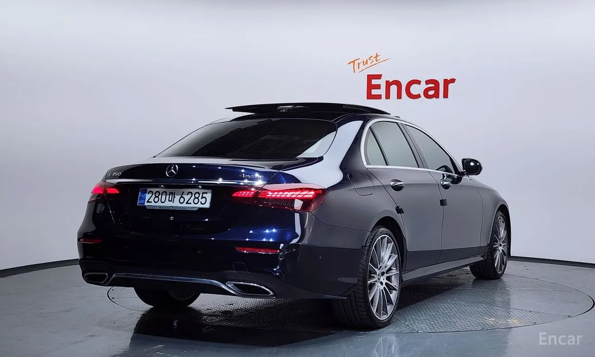 Фото 2 - Mercedes-Benz E-Class