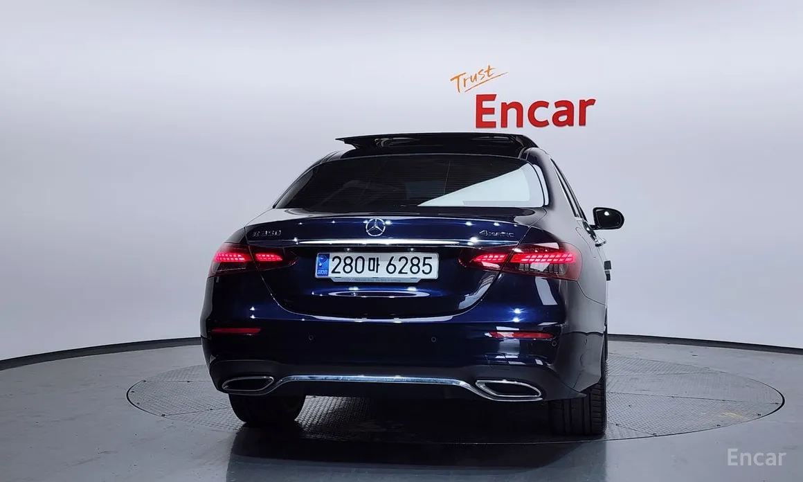 Фото 4 - Mercedes-Benz E-Class