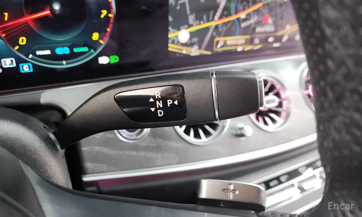 Фото 9 - Mercedes-Benz E-Class