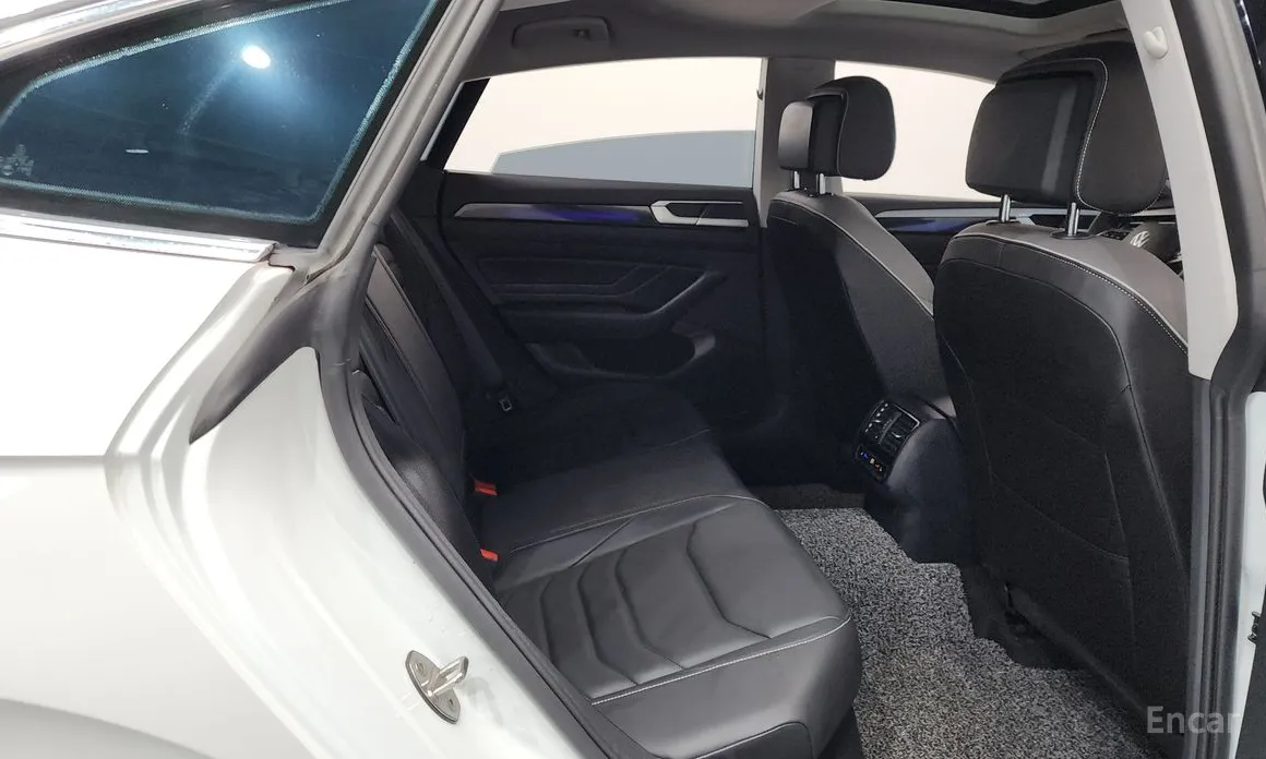 Photo 12 - Volkswagen Arteon