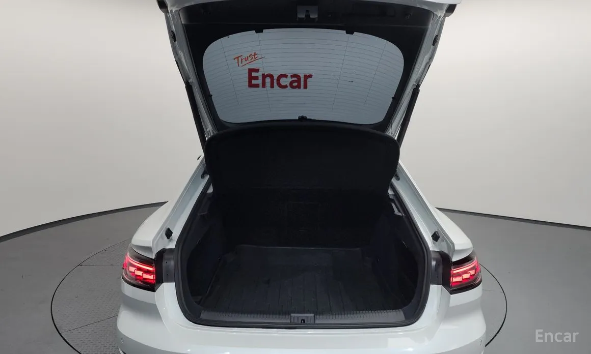 Photo 20 - Volkswagen Arteon