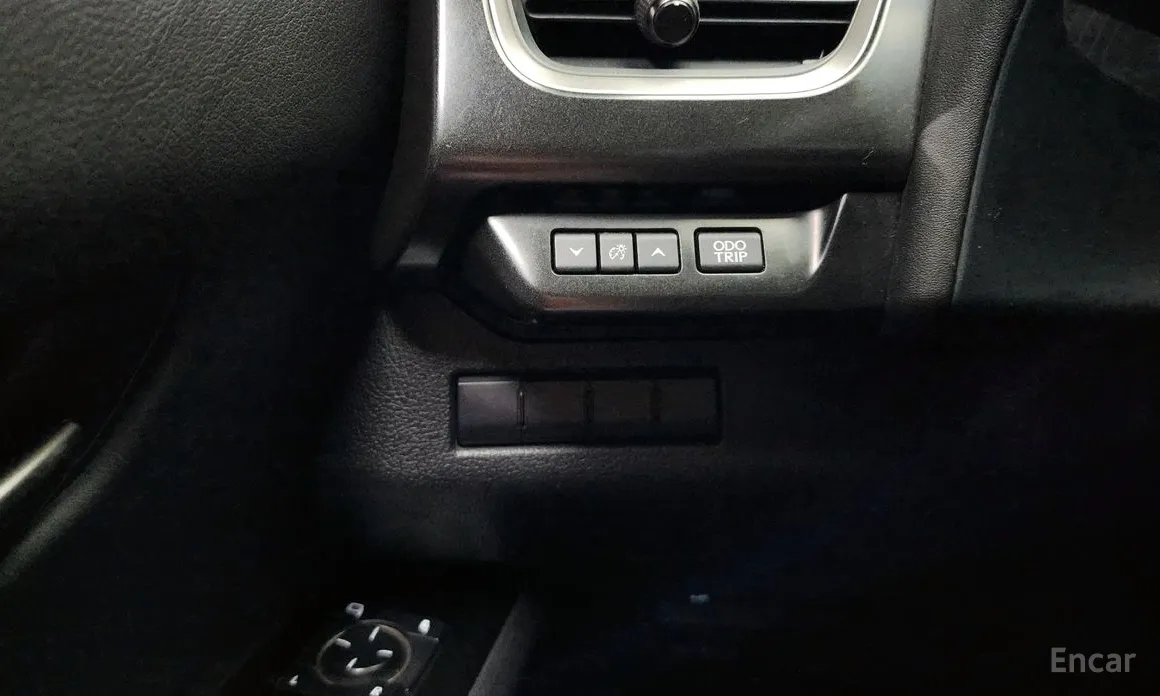 Фото 18 - Lexus UX