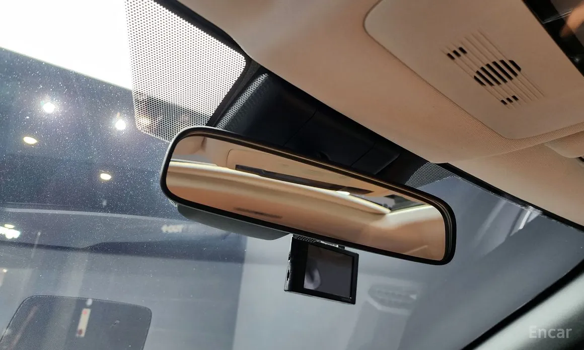 Фото 19 - Lexus UX