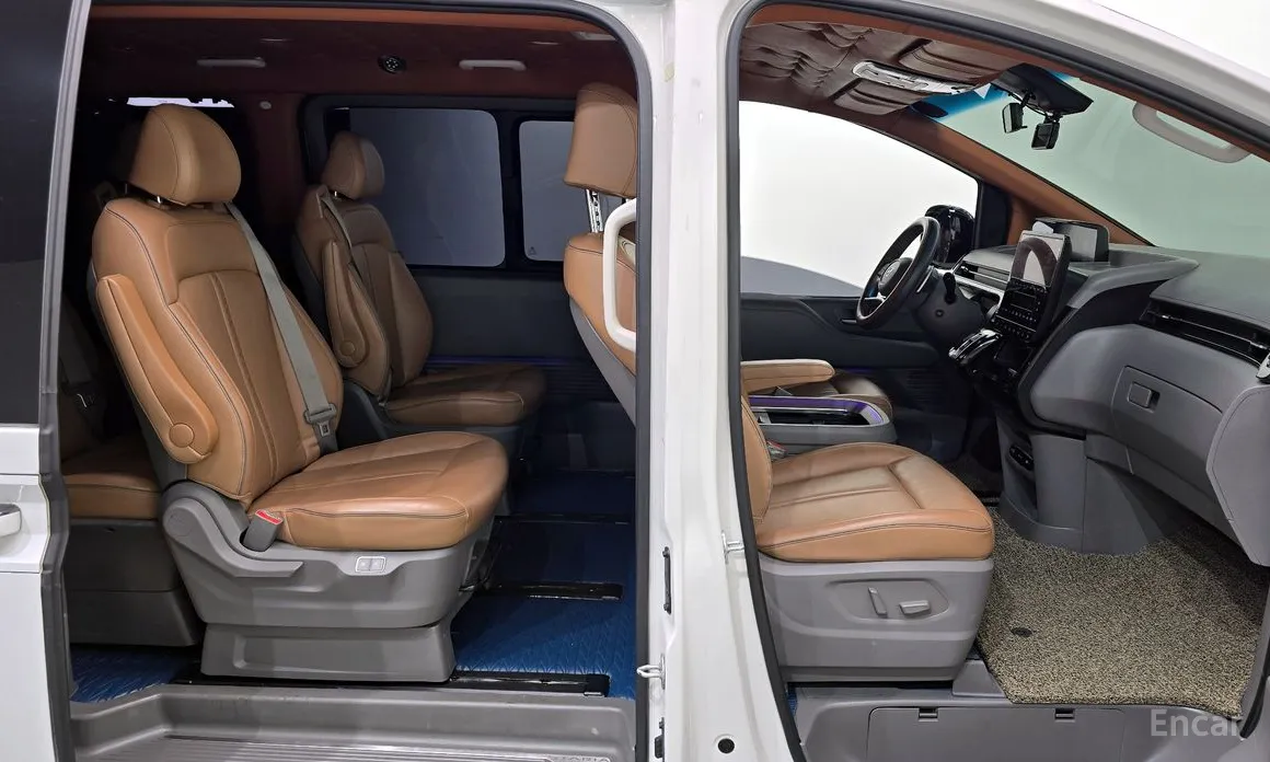 Фото 12 - Hyundai Staria