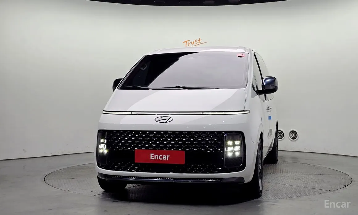 Фото 3 - Hyundai Staria