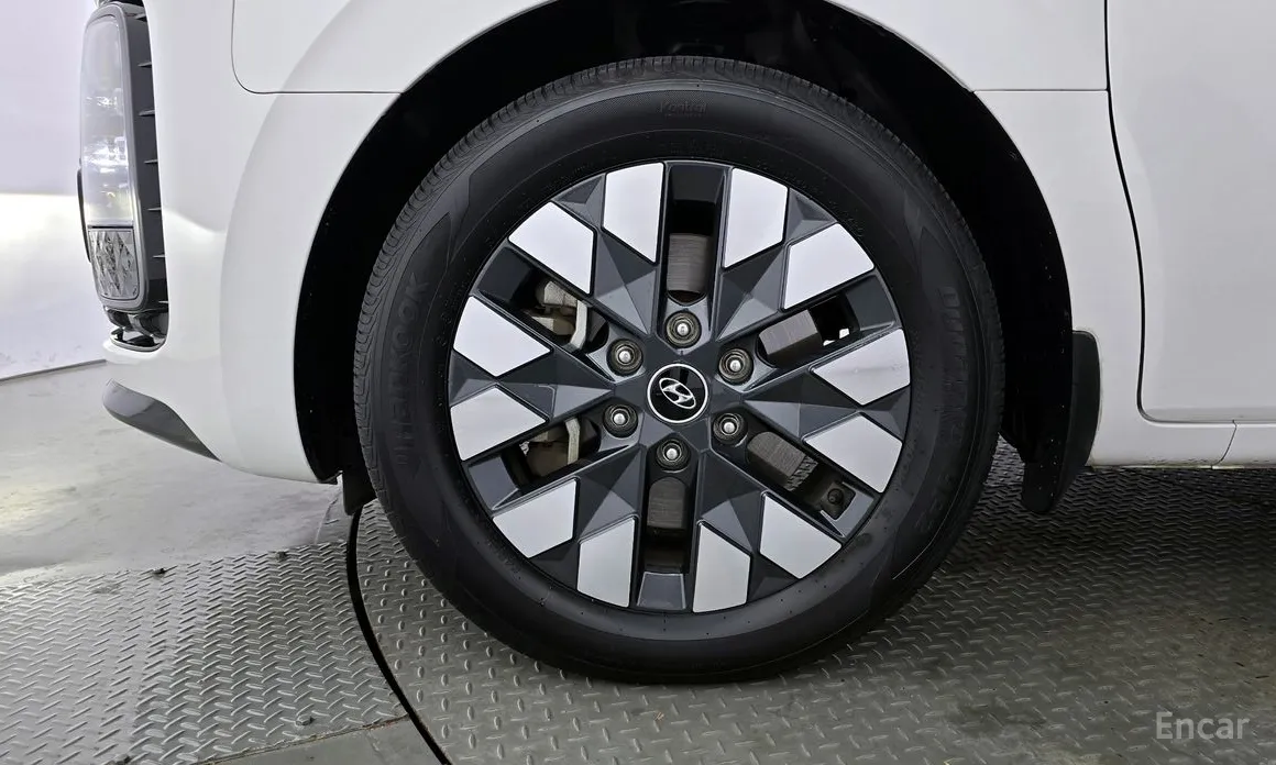 Фото 5 - Hyundai Staria