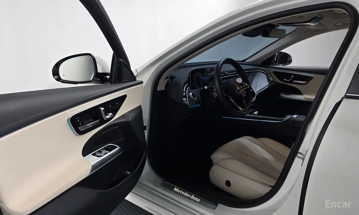 Фото 10 - Mercedes-Benz E-Class