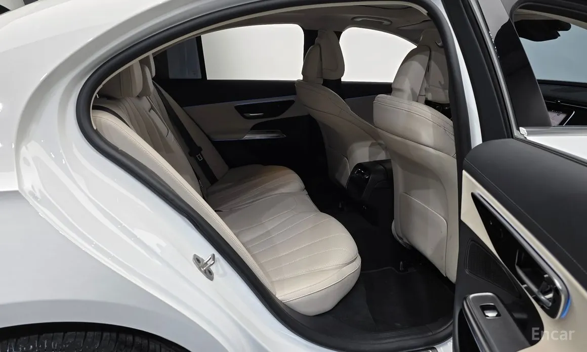 Фото 12 - Mercedes-Benz E-Class