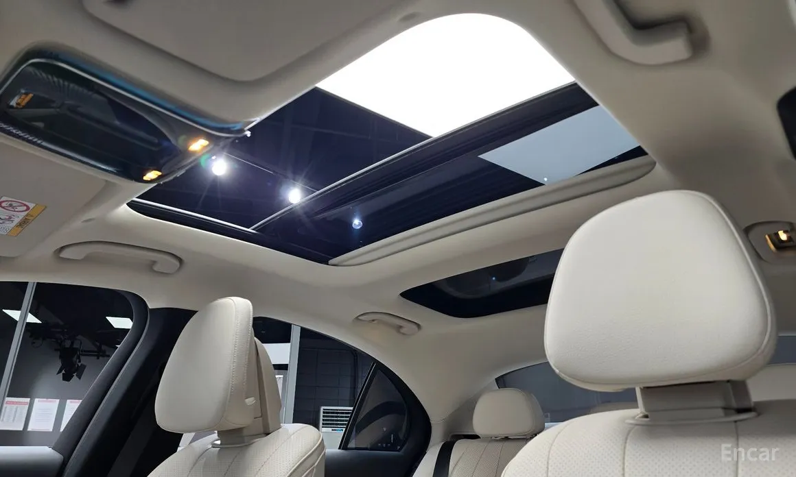 Фото 19 - Mercedes-Benz E-Class