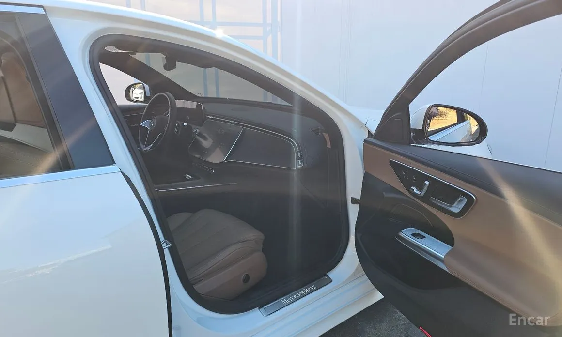 Фото 11 - Mercedes-Benz E-Class